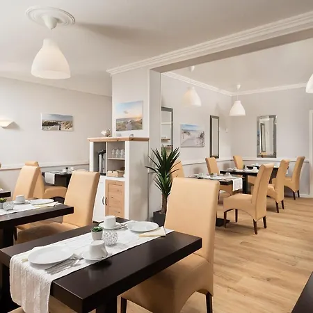 Haus Am Park 4* בורקום