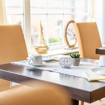 Hotel Haus Am Park 4*